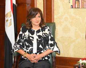 وزيرة الهجرة تتابع موقف العالقين المصريين بدولة الإمارات
