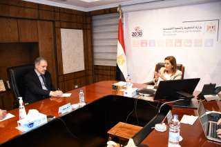 وزيرة التخطيط تبحث تنفيذ تكليفات  رئيس الجمهورية الخاصة بتقرير التنمية البشرية في مصر 2021
