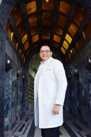دكتور عمرو حسن