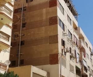 بالفيديو والصور .. مالك عقار بالهضبة الوسطى يهدد سكان القطعة 5217 بكارثة